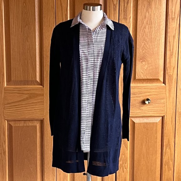 TALBOTS - Sleeveless Tunic Blouse - Geo Design -- Excellent Condition - Picture 5 of 9